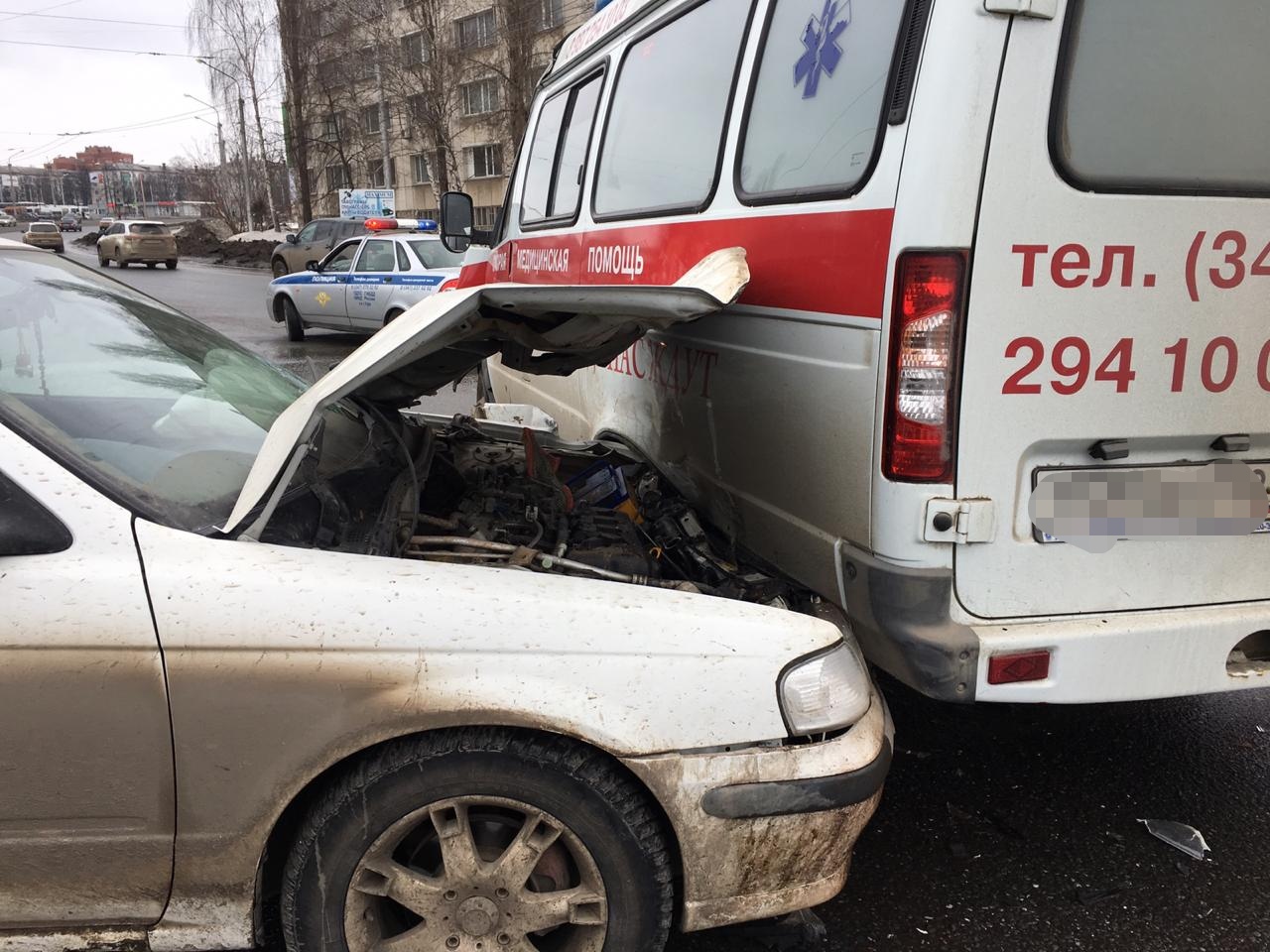 В Уфе в ДТП «со скорой помощью» погиб водитель легковушки