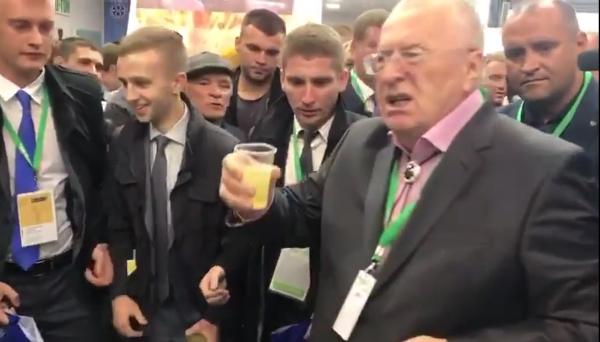 Видео: Владимир Жириновский выпил за Башкирию и Радия Хабирова