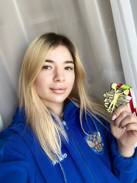 Александра Тарасова победила на турнире штангистов