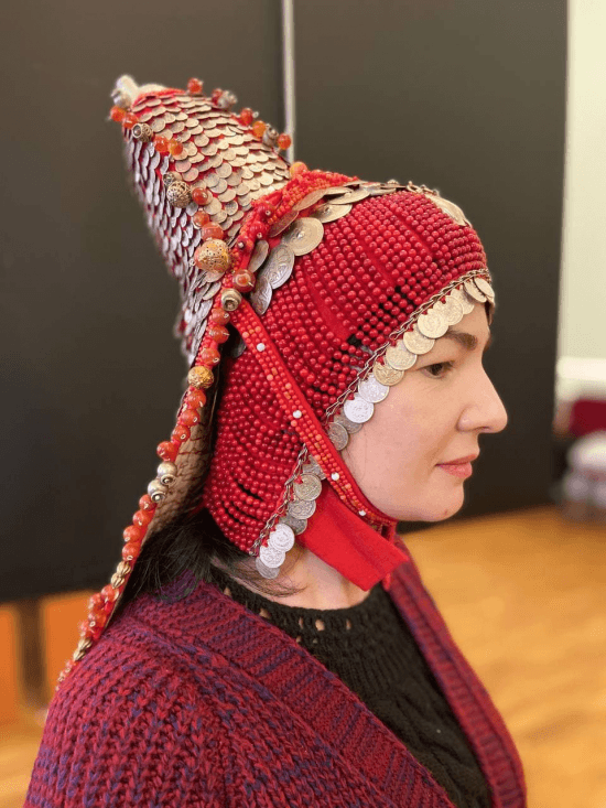 Уфимцев научили делать башкирский женский головной убор «кәләбаш»