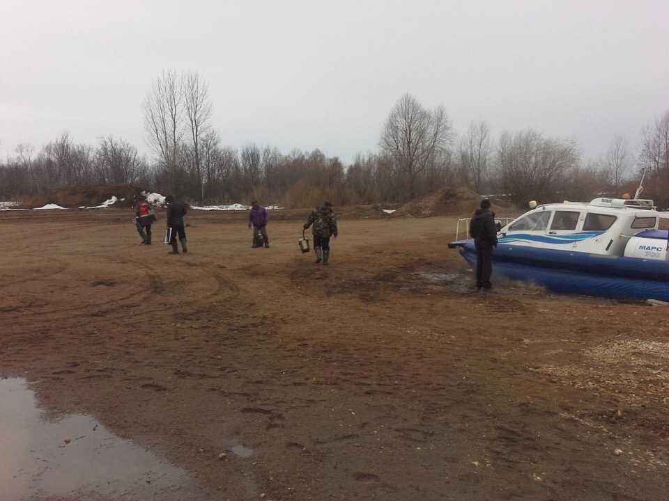 В Башкортостане спасли рыбаков, оторвавшихся на льдине
