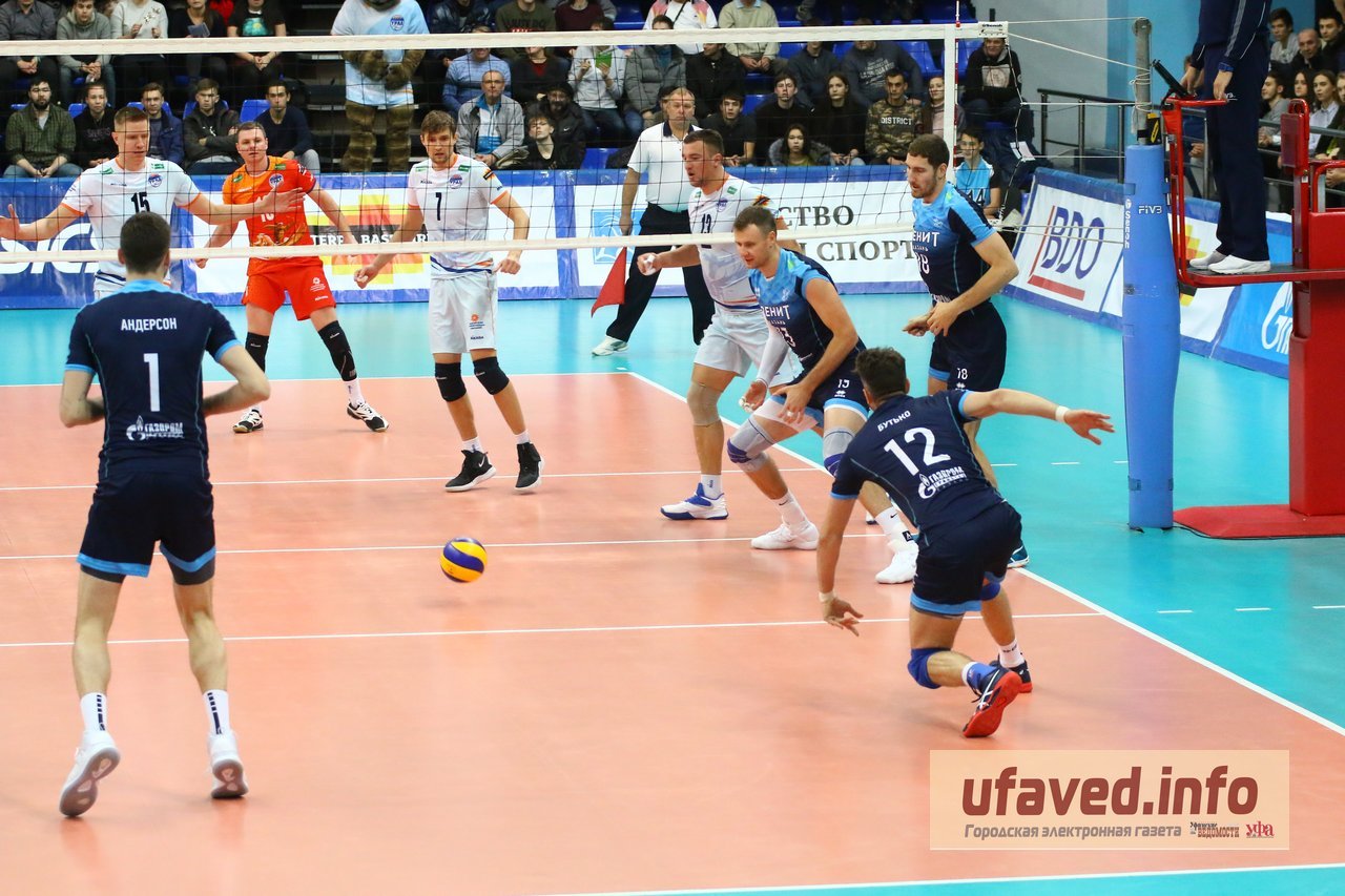 Волейбольный «Урал» проигрывает чемпиону страны