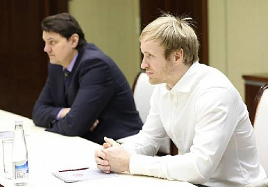 Радий Хабиров провел встречу с руководством ХК "Салавата Юлаева"