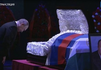 Владимир Путин прибыл в Уфу почтить память Муртазы Рахимова