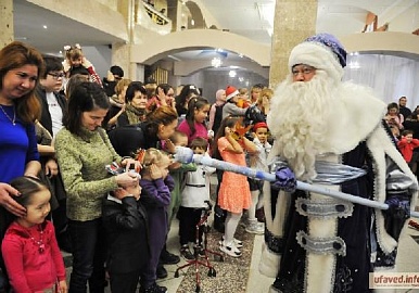 В уфимском Нуре провели новогоднее представление для детей с ОВЗ и из семей мобилизованных