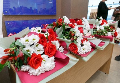 «Единая Россия» поздравит женщин с 8 марта по всей стране