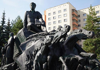 В Казани открыли памятник Мустаю Кариму