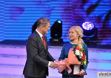 Радий Хабиров поздравил женщин с наступающим Женским днем