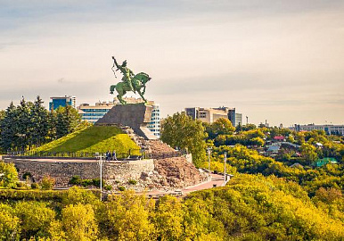 Памятник Салавату Юлаеву будут реставрировать рядом с постаментом