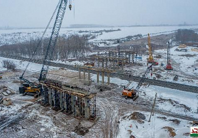 Строительство опор нового путепровода на Нагаевском шоссе завершается