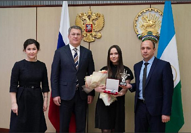 Победительница телешоу «Голос» Яна Габбасова стала заслуженной артисткой Башкортостана