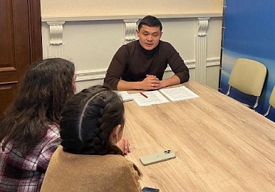 Айнур Гумеров, доверенное лицо кандидата на должность Президента России, встретился с волонтерами