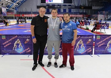 Александр Чегодаев выиграл бронзу на чемпионате России по греко-римской борьбе