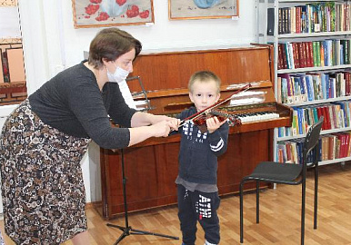 В библиотеке № 9 проводят уроки музыки для малышей