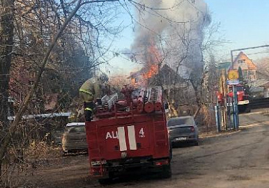 Видео: в СНТ под Уфой сгорел дом