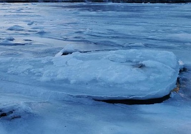 Как спасти провалившегося под лед?