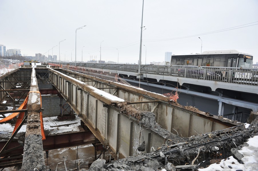 Главные новости уфа. Южный въезд в Уфу. Крымский мост демонтаж жб балок. Пролёт пролётный. Разбор Уфа.