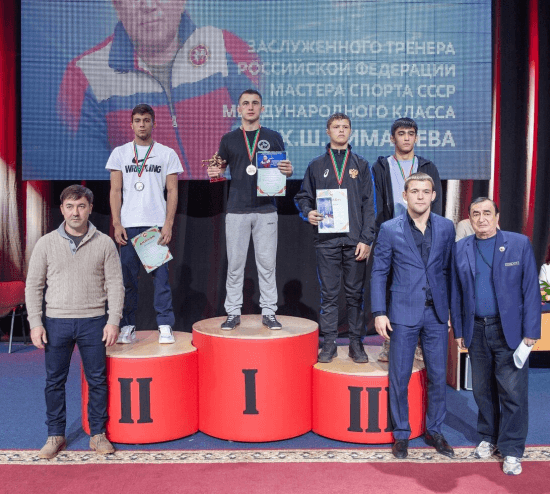 Борцы из Башкирии отличились на турнире в Казани