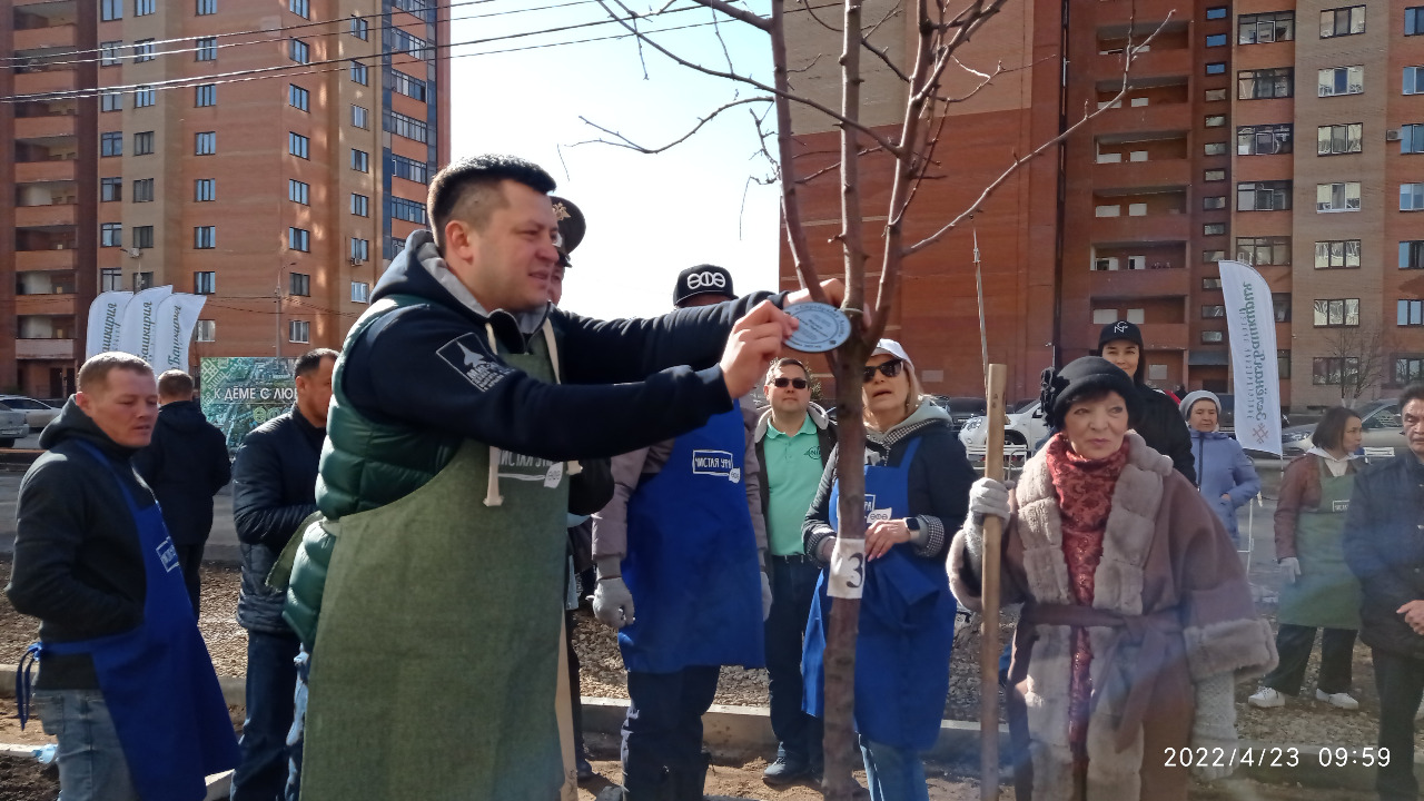 В рамках акции "Зеленая Башкирия" в Демском районе посадили аллею «Серебряная»