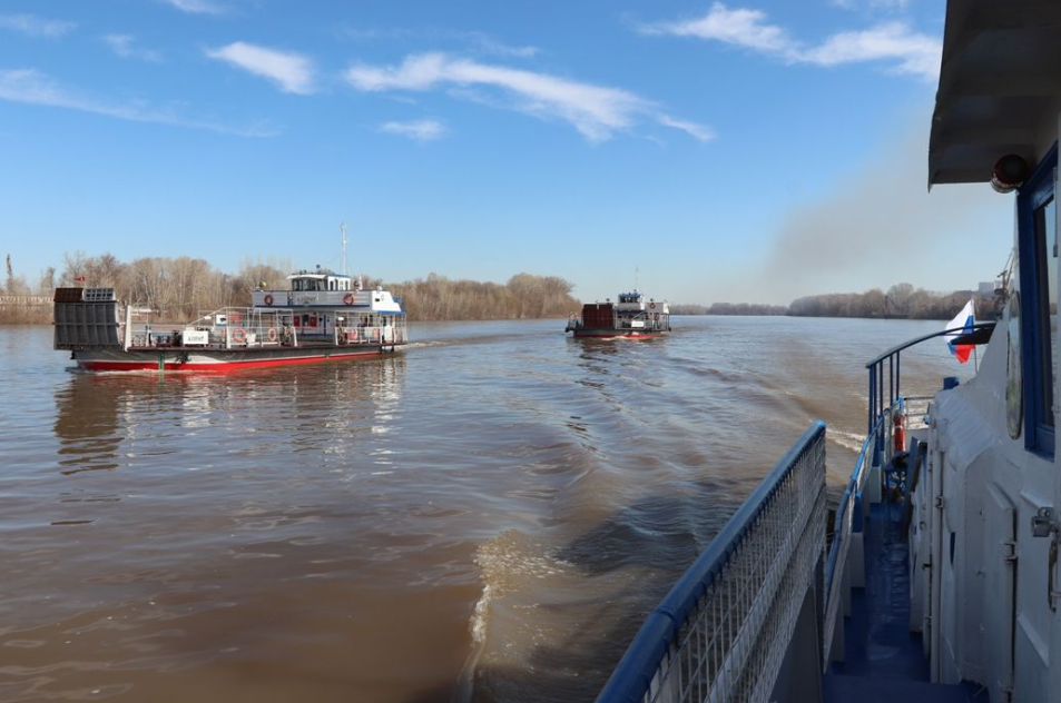 Паром док Уфа. Переправа Козарез Уфа. Служба речных переправ Уфа.