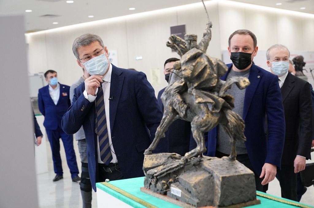 Жители Башкирии смогут увидеть макеты памятника Минигали Шаймуратову