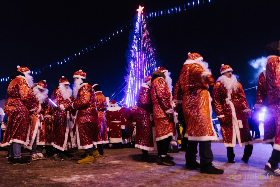 Уфимцы приглашаются к участию в параде Дедов Морозов
