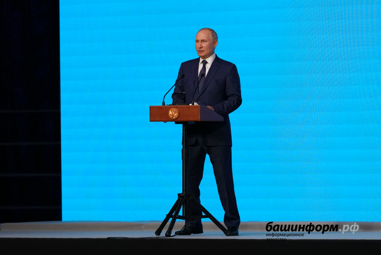 Владимир Путин поблагодарил Радия Хабирова за создание хороших условий для инвесторов