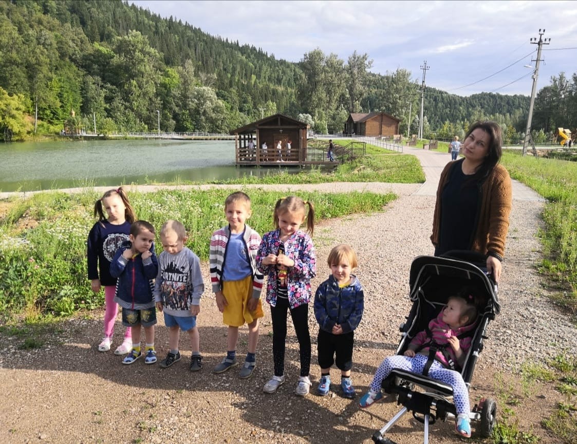Один день  из жизни Елены Куликовой и ее необычной семьи