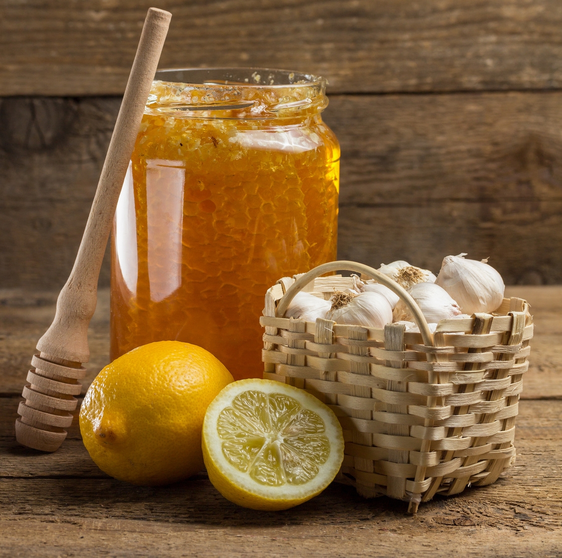 Мед, лимон, чеснок - что защитит от гриппа?