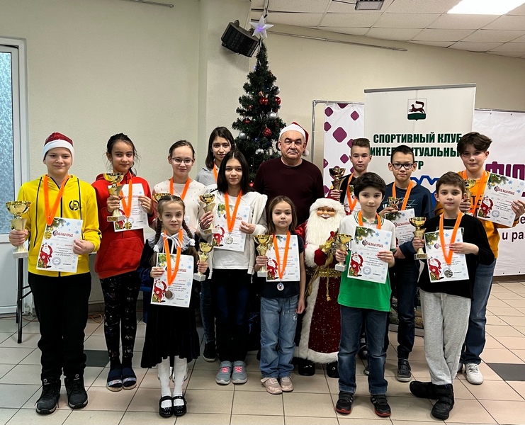 Уфимский СК "Толпар" провел Новогодний турнир по сладким шахматам