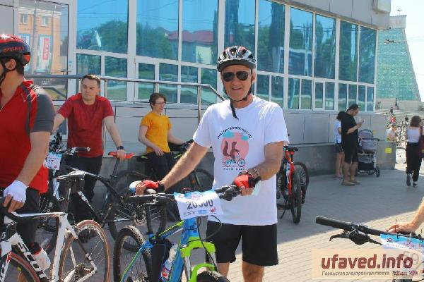 Мэр Уфы принял участие в юбилейном велопробеге