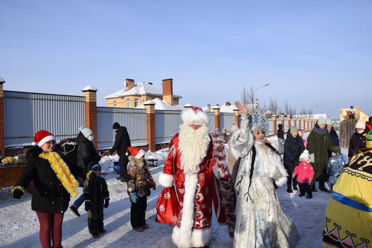 Плов и Дед Мороз: в Нагаево прошел праздник двора в рамках рамках проекта "Реальные дела"