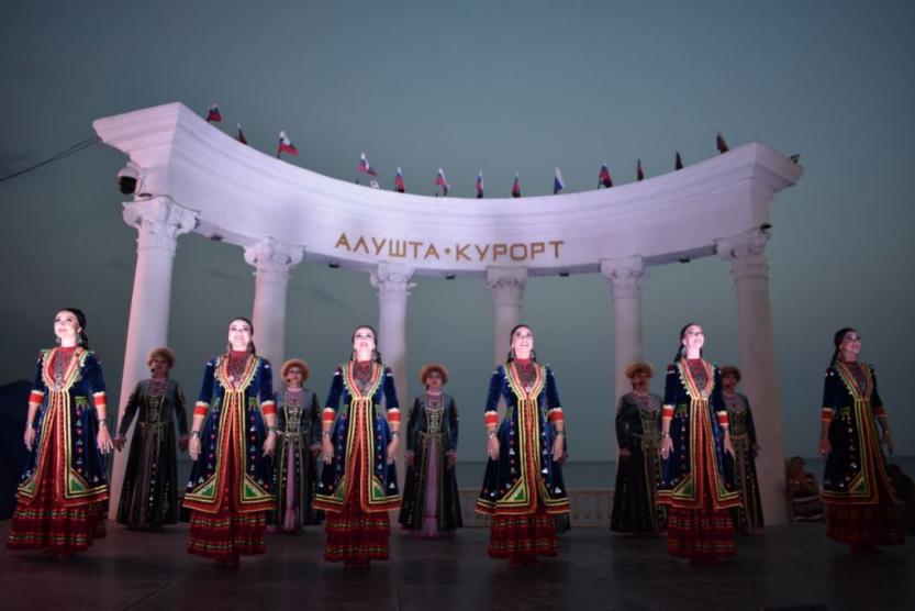 Фольклорный ансамбль песни и танца «Мирас» вернулся из Крыма