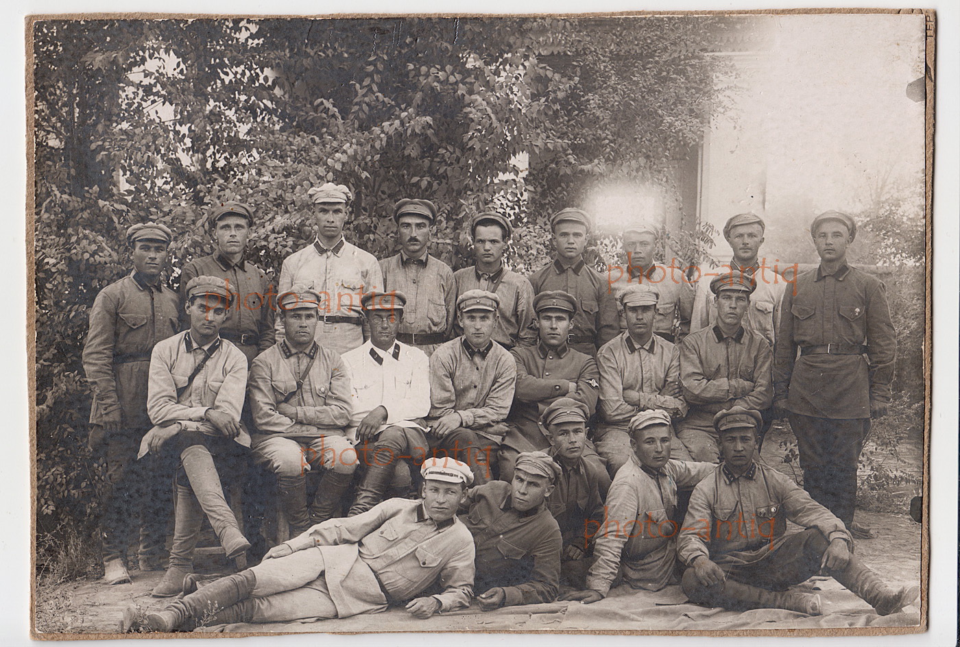1920-е: "смычка"  красноармейцев с трудовыми массами 