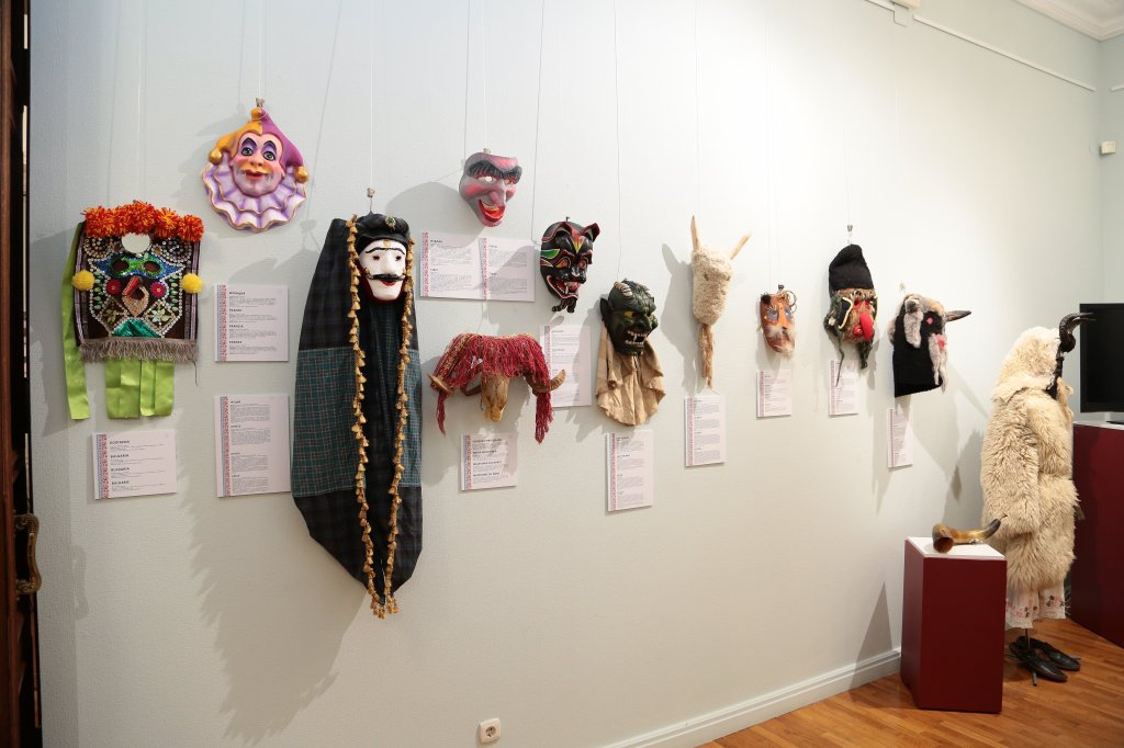 В Уфе открылись уникальные выставки масок и музыкальных инструментов народов мира