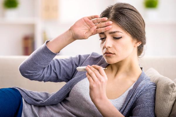 Головная боль, насморк и слабость: уфимцам рассказали основные симптомы омикрона