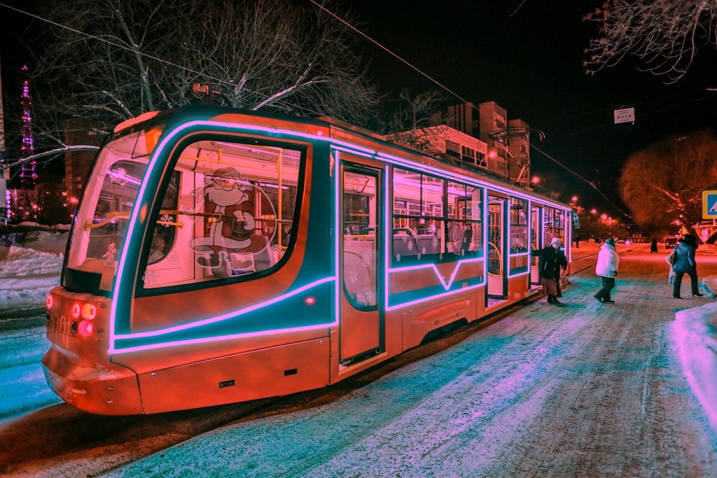 В Уфе поехали праздничные трамваи и троллейбусы