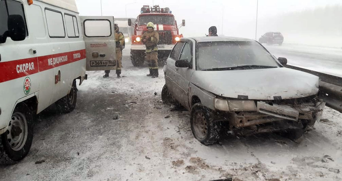 На трассе в Башкирии произошло массовое ДТП