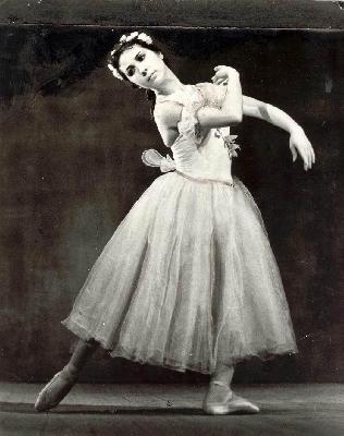 В Уфе открыли мемориальную доску легенды башкирского балета Зайтуны Насретдиновой