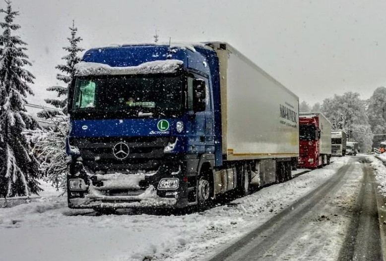 С 24 марта большегрузным грузовикам запрещен въезд в Уфу