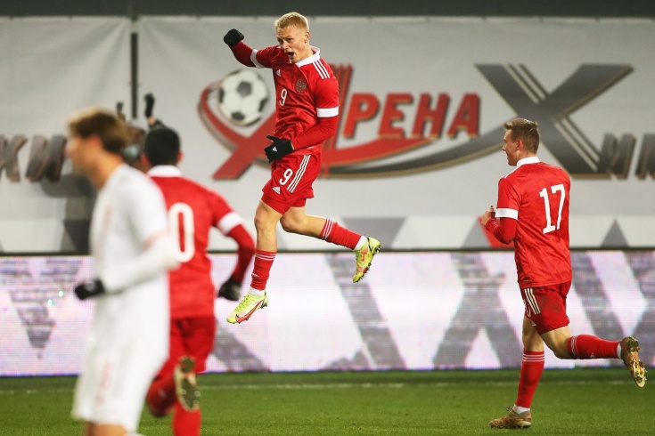 Молодежная сборная России по футболу обыграла сверстников из Испании