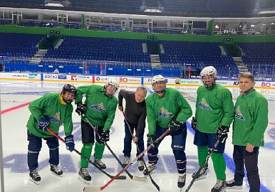Вице-премьеры Башкирии и мэр Уфы создали свою хоккейную команду