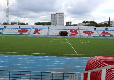 На стадионе "Нефтяник" постелят новый газон