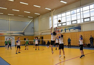 Уфимские школьники борются за победу в городском турнире по волейболу памяти Ульфата Мустафина