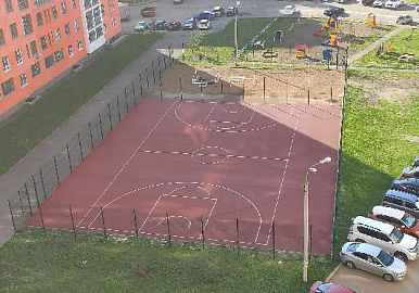 Футбол, волейбол и ролики: в одном из уфимских районов построили новую спортивную площадку
