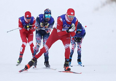 Александр Большунов выиграл заключительную лыжную гонку на Олимпиаде