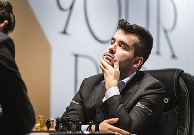 Ян Непомнящий одержал пятую победу на турнире претендентов