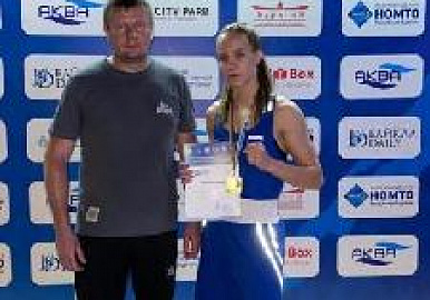 Девушка из Башкирии победила на боксерском турнире в Сибири