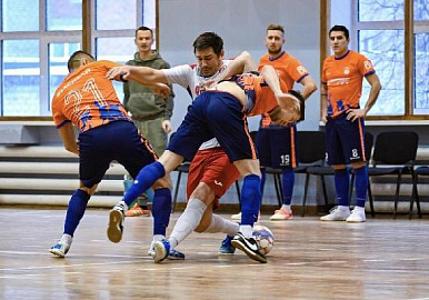 В чемпионате Башкирии по мини-футболу лидирует коллектив из Сибая