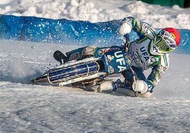 Василий Несытых стал бронзовым призером Кубка России по мотогонкам на льду